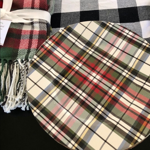 Pottery Barn Denver Plaid Salad Plates - NEW - Picture 1 of 2
